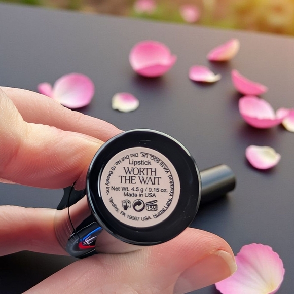 Doll 10 Worth The Wait Lipstick (New) - Picture 4 of 4